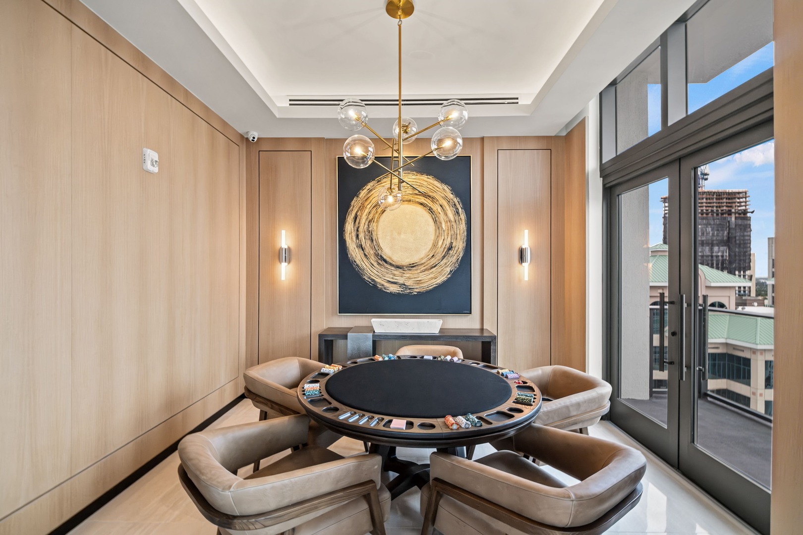 Resident lounge poker room